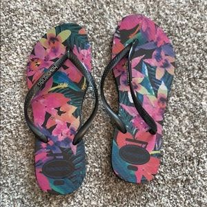 Floral havianas sandals